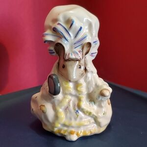 Beatrix Potter Lady Mouse Vintage Figurine Ceramic Porcelain England Wayne & Co